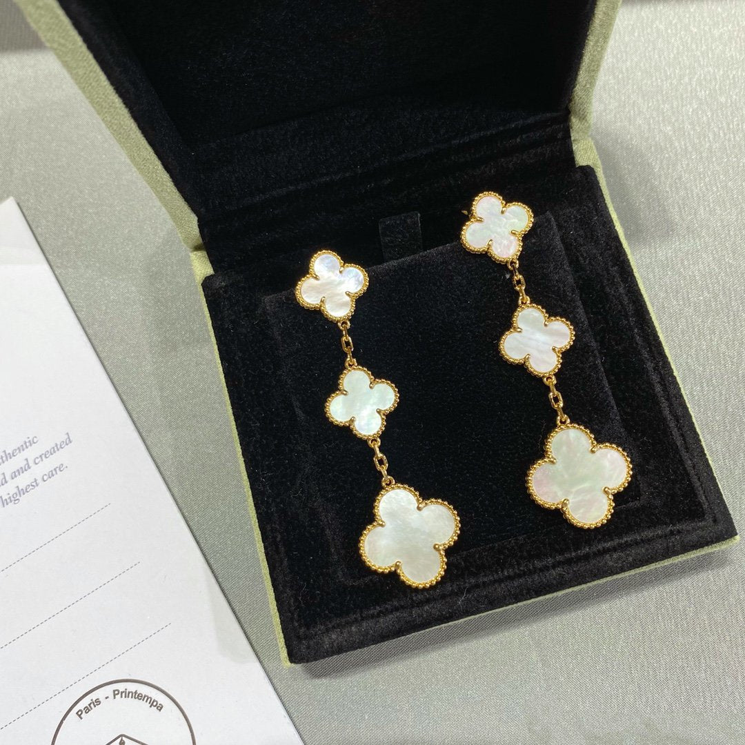 [⭐moonlume]CLOVER MOP 3 MOTIFS GOLD EARRINGS