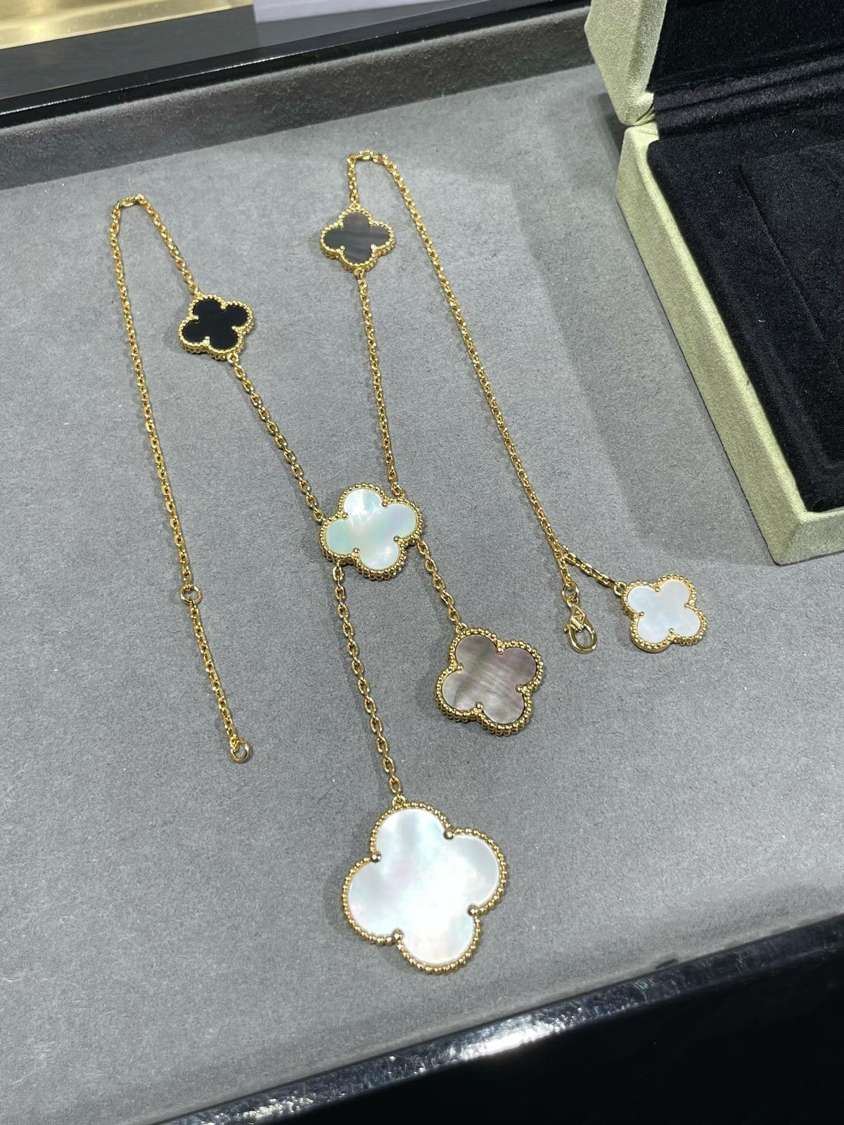 [⭐moonlume]CLOVER 6 MOTIF MOP ONYX GOLD NECKLACE