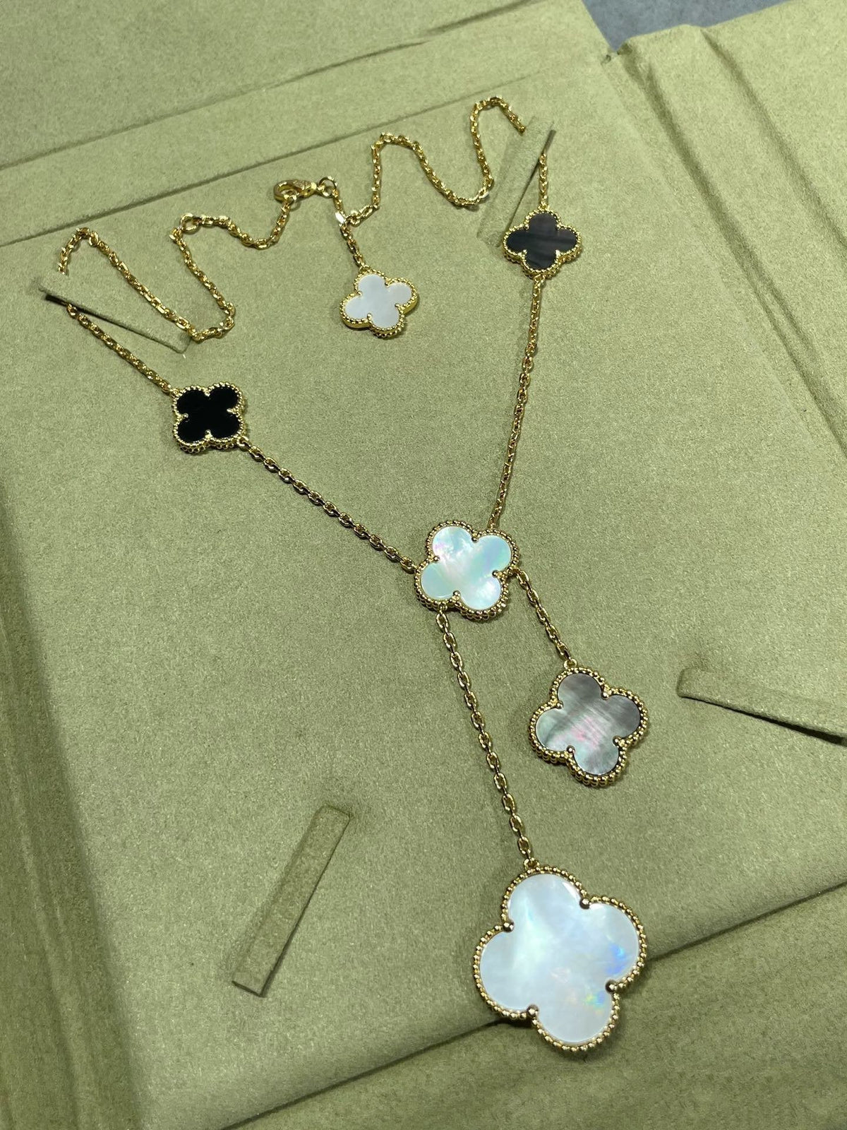 [⭐moonlume]CLOVER 6 MOTIF MOP ONYX GOLD NECKLACE