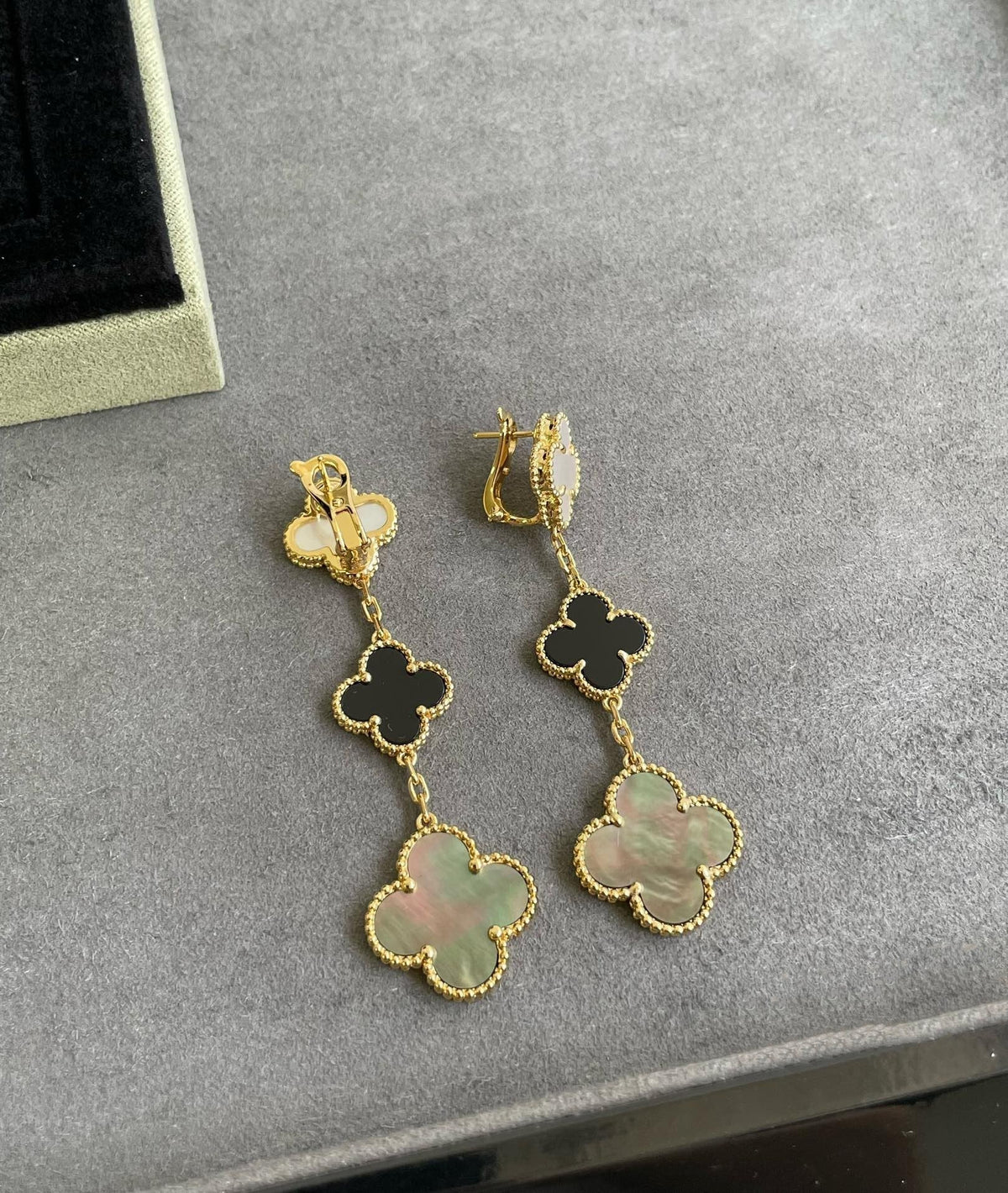[⭐moonlume]CLOVER 3 MOTIF MOP ONYX DARK MOP PINK GOLD EARRINGS