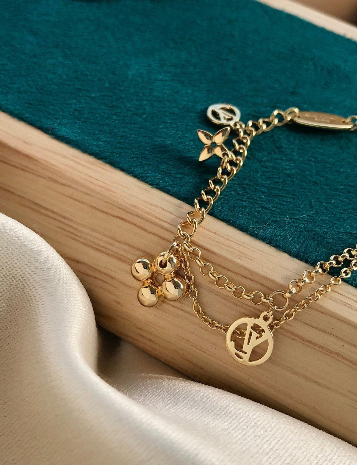 [⭐moonlume]BLOOMING PINK GOLD MOP BRACELET