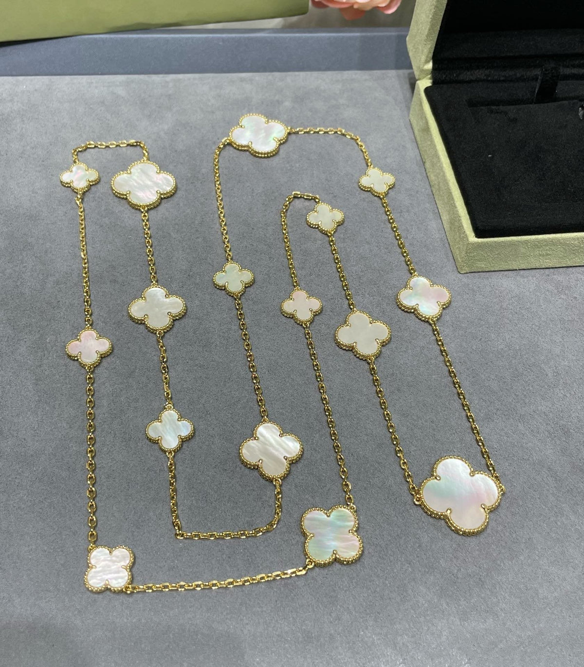 [⭐moonlume]CLOVER 16 MOTIF WHITE MOP GOLD NECKLACE