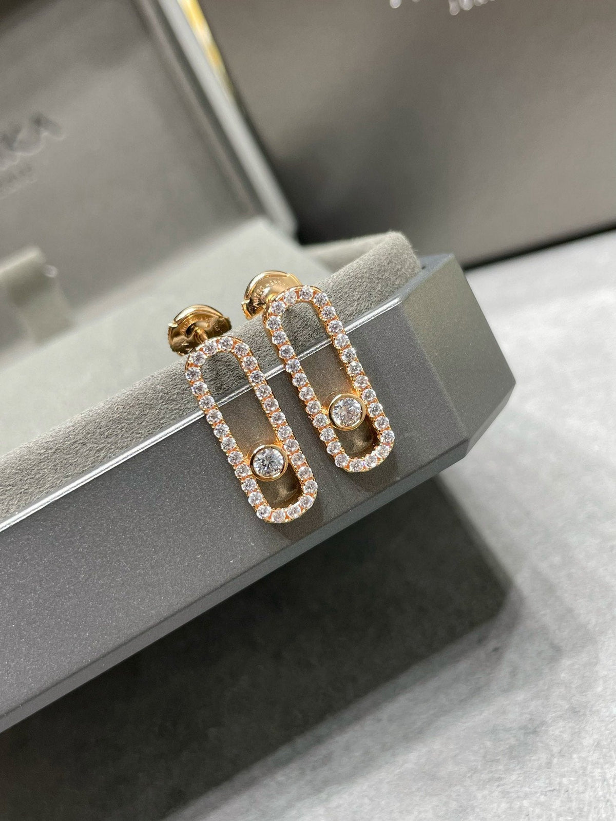 [⭐moonlume]MOVE UNO STUD DIAMOND PAVED EARRINGS