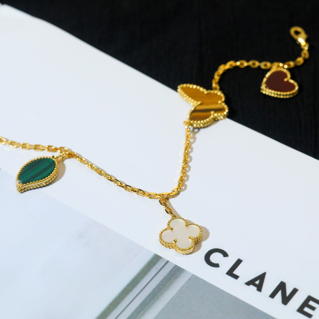 [⭐moonlume]LUCKY SPRING 5 MOTIF GOLD BRACELET