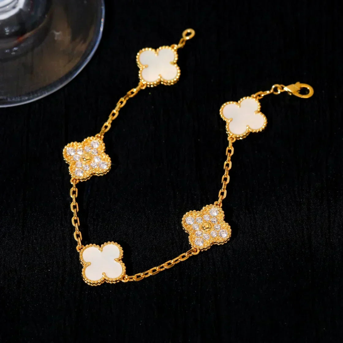 [⭐moonlume]CLOVER WHITE PEARL MOP 5 MOTIF BRACELET COLLECTION