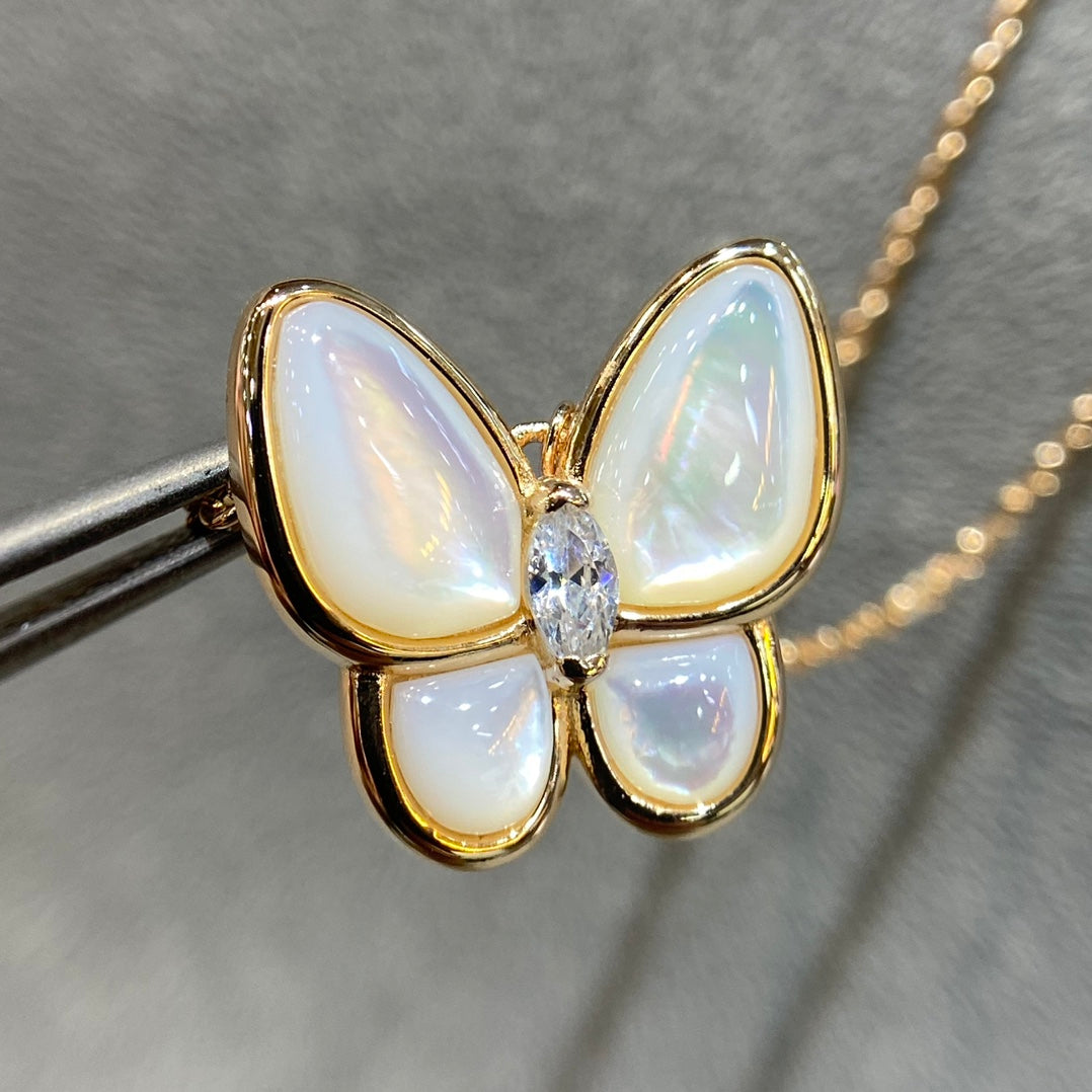 [⭐moonlume]BUTTERFLY MOP DIAMOND NECKLACE