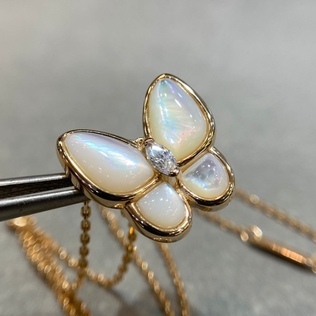 [⭐moonlume]BUTTERFLY MOP DIAMOND NECKLACE