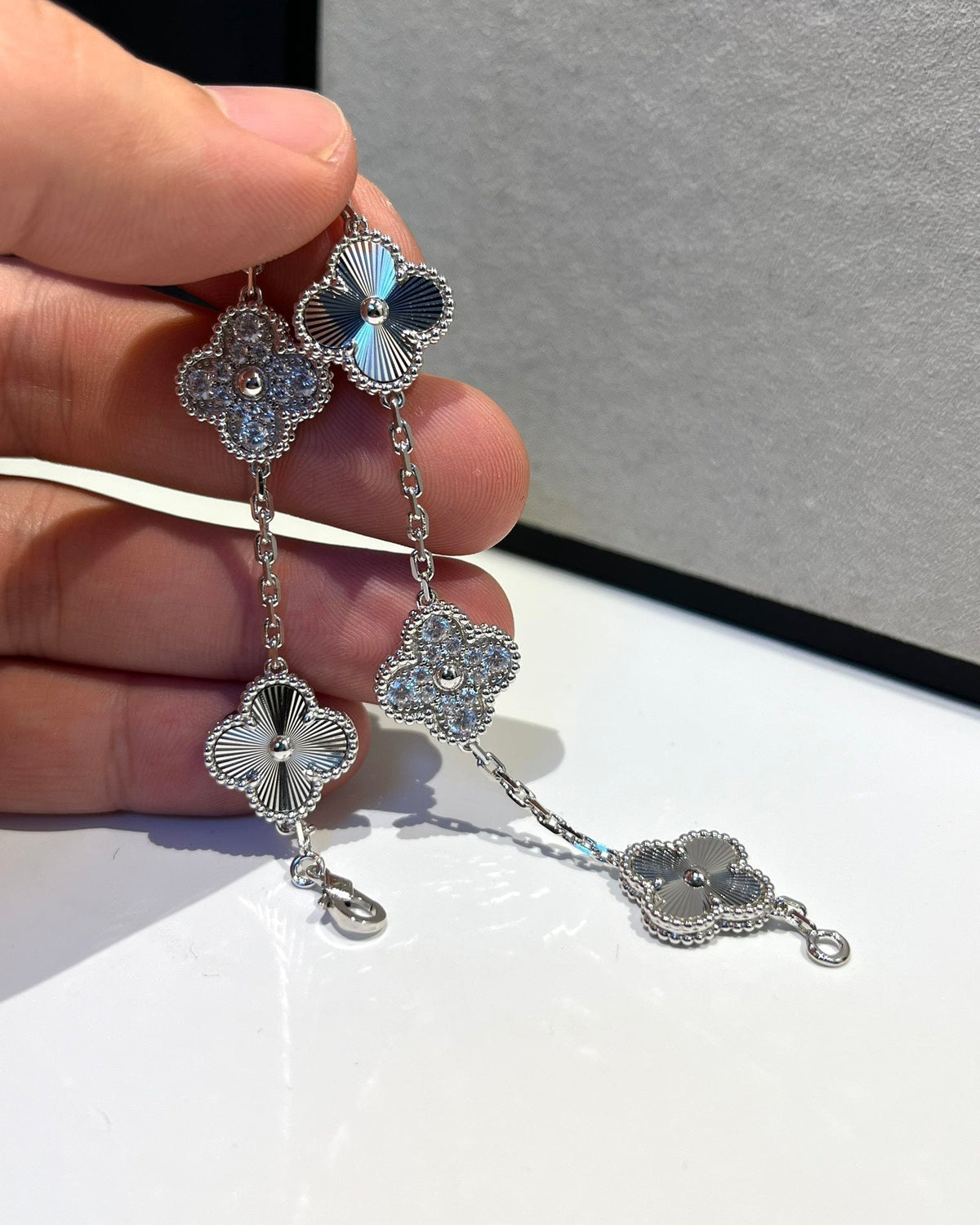 [⭐moonlume] CLOVER 5 MOTIF LASER BRACELET COLLECTION