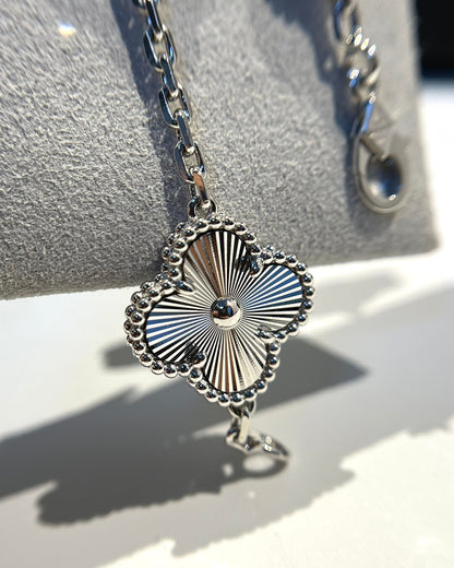 [⭐moonlume] CLOVER 5 MOTIF LASER BRACELET COLLECTION