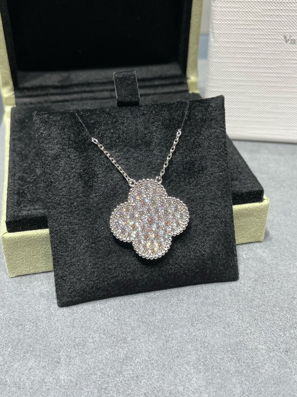 [⭐moonlume]CLOVER 25MM LARGE PENDANT DIAMOND PAVED SILVER NECKLACE