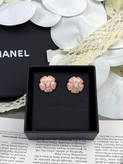 [⭐moonlume]26C Pink Camellia Pearl Enamel Stud Earrings