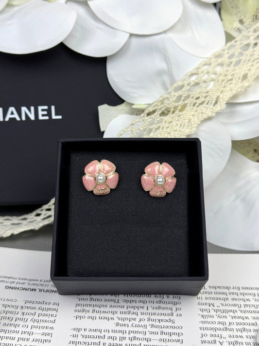 [⭐moonlume]26C Pink Camellia Pearl Enamel Stud Earrings