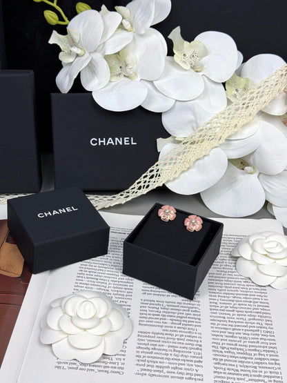 [⭐moonlume]26C Pink Camellia Pearl Enamel Stud Earrings