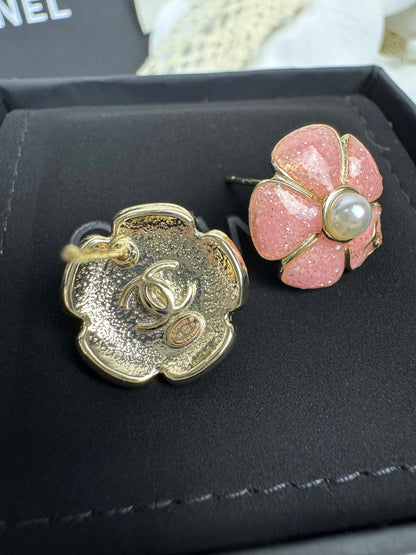 [⭐moonlume]26C Pink Camellia Pearl Enamel Stud Earrings
