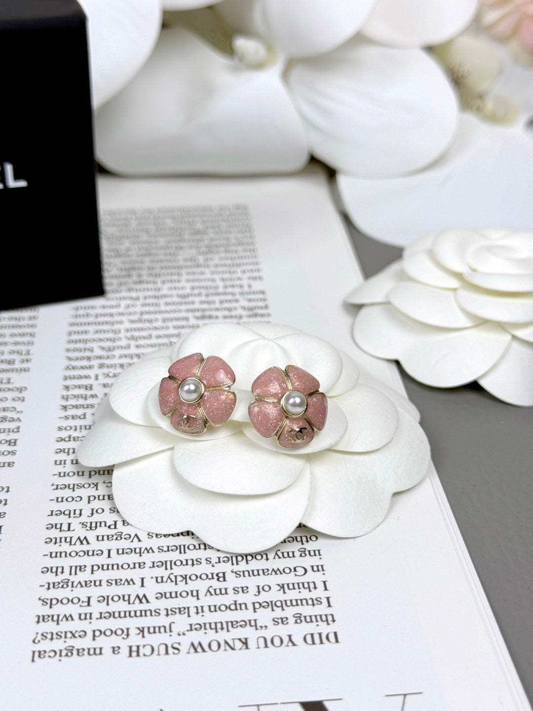 [⭐moonlume]26C Pink Camellia Pearl Enamel Stud Earrings