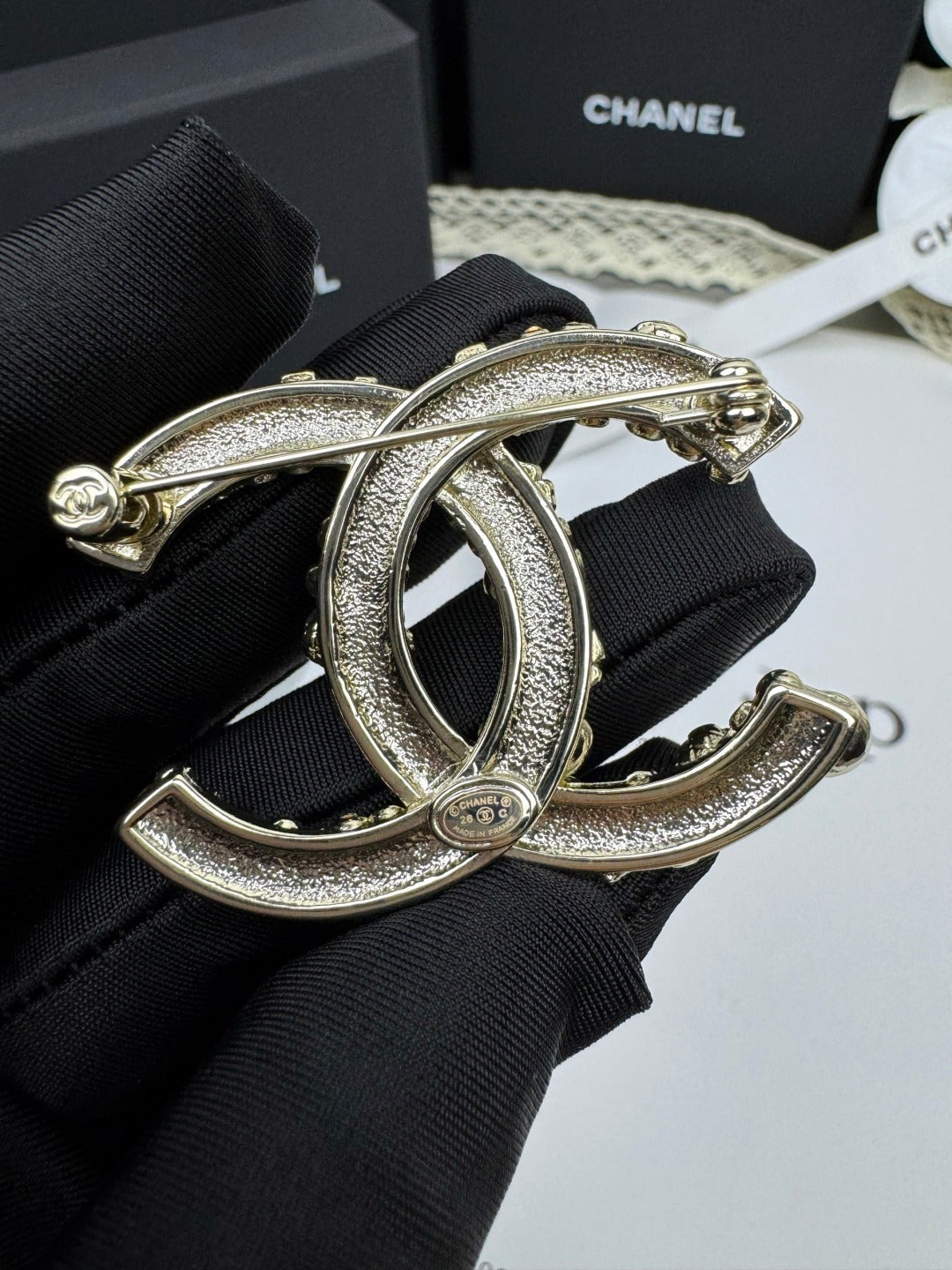 [⭐moonlume]26C Pink-White Enamel Ice Cream Cone Double C Brooch