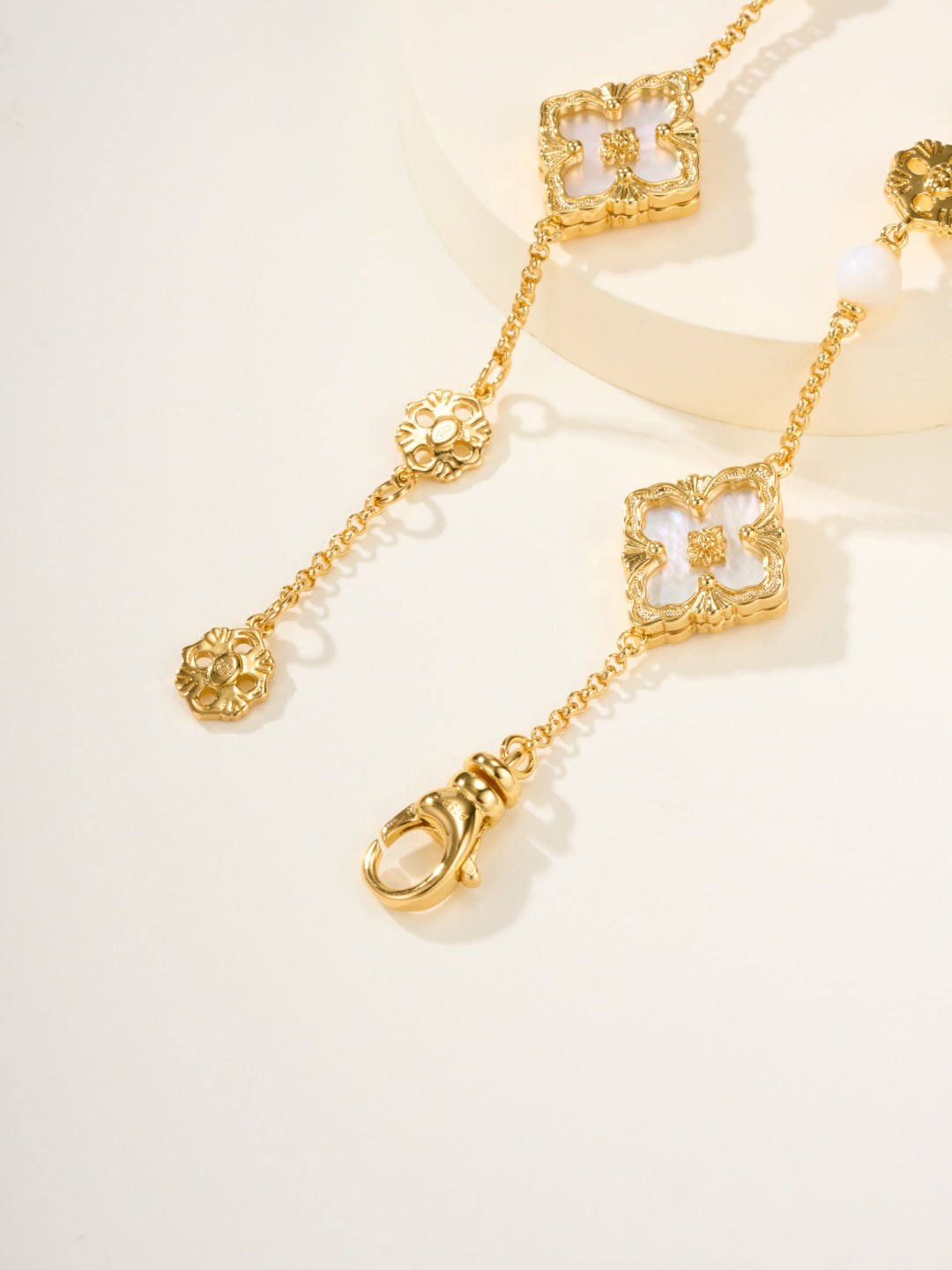 [⭐moonlume]B.C.L ENAMELED Three-Flower Bracelet（Trumpet)