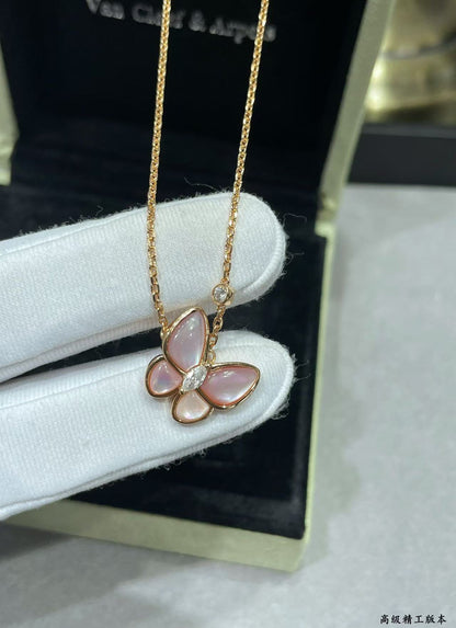 [⭐moonlume]BUTTERFLY PINK MOTHER-OF-PEARL DIAMOND NECKLACE