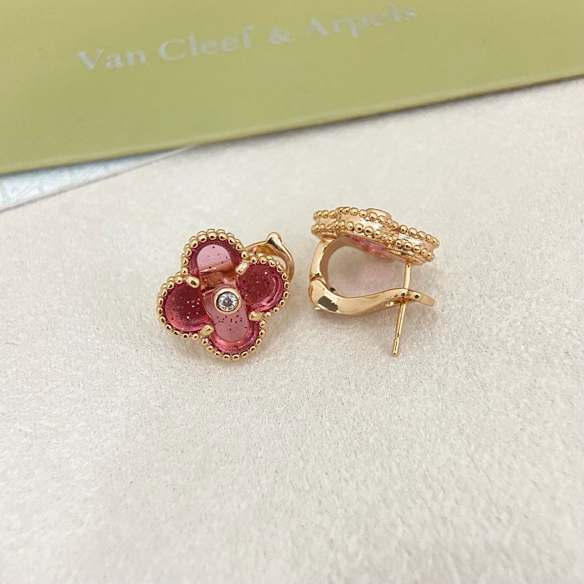 [⭐moonlume]2026 NEW  CLOVER 1 MOTIFPINK ENAMEL STUD EARRINGS WITH DIAMONDS2