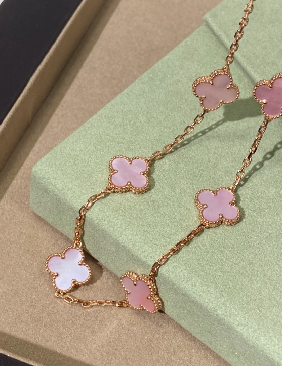 [⭐moonlume Jewellery] Pink Necklace with Ten Clover Designs