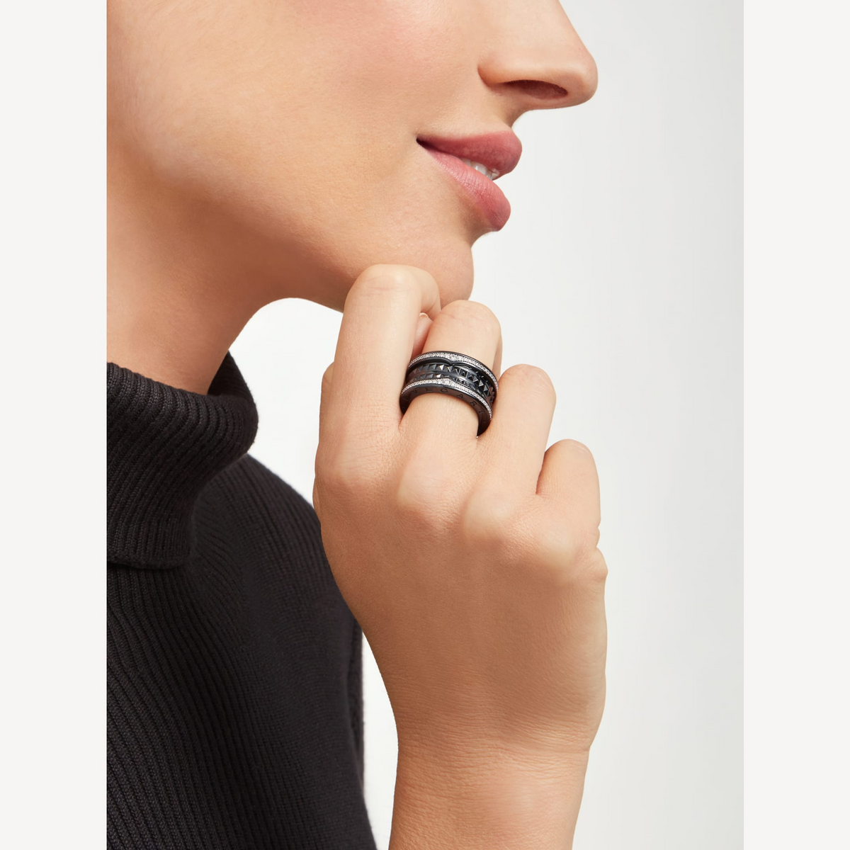 [⭐moonlume]ZERO 1 ROCK FOUR-BAND BLACK CERAMIC WITH STUDDED SPIRAL AND PAVED DIAMONDS RING