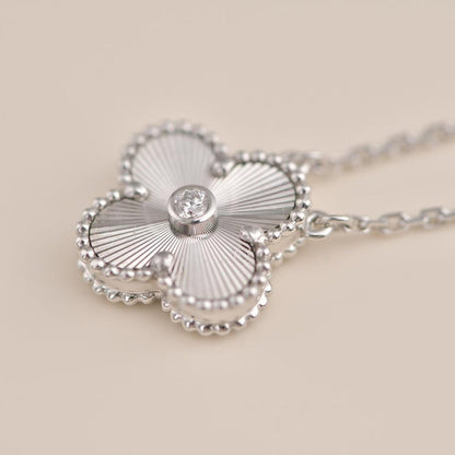 [⭐moonlume]CLOVER  15MM DIAMOND LASER NECKLACE SILVER
