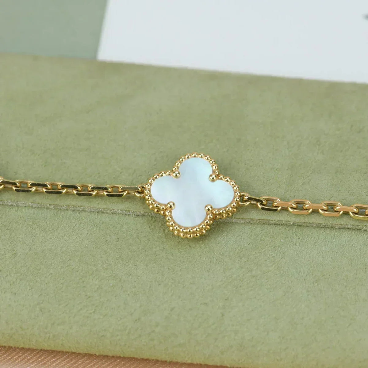[⭐moonlume]CLOVER WHITE PEARL MOP 5 MOTIF BRACELET COLLECTION