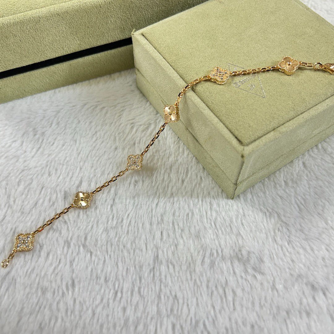 [⭐moonlume]CLOVER 6 MOTIF DIAMOND LASER BRACELET
