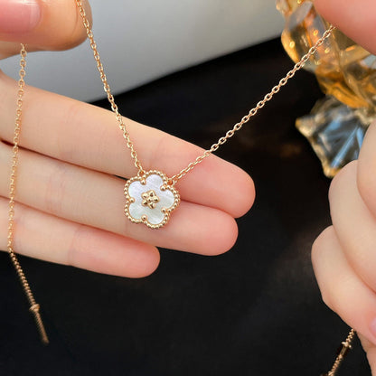[⭐moonlume]LUCKY  WHITE MOP  PLUM BLOSSOM NECKLACE