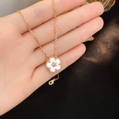 [⭐moonlume]LUCKY  WHITE MOP  PLUM BLOSSOM NECKLACE