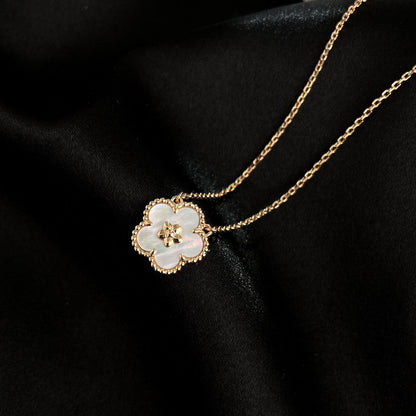 [⭐moonlume]LUCKY  WHITE MOP  PLUM BLOSSOM NECKLACE