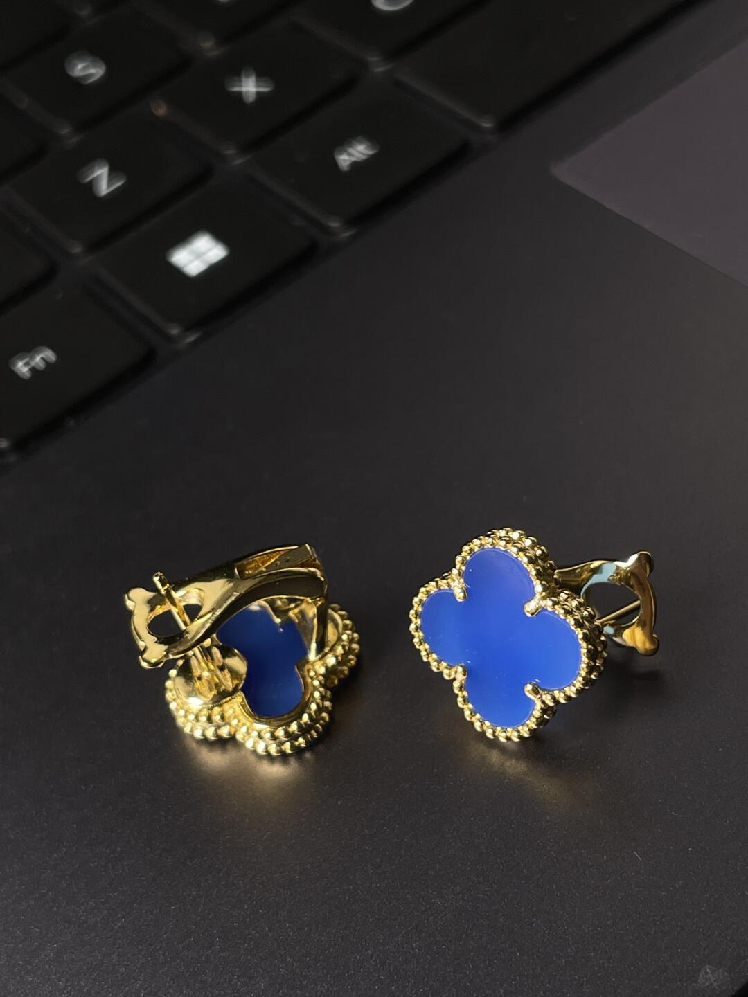 [⭐moonlume] CLOVER LARGE (20mm) 1 MOTIFS BLUE MOP STUD EARRINGS