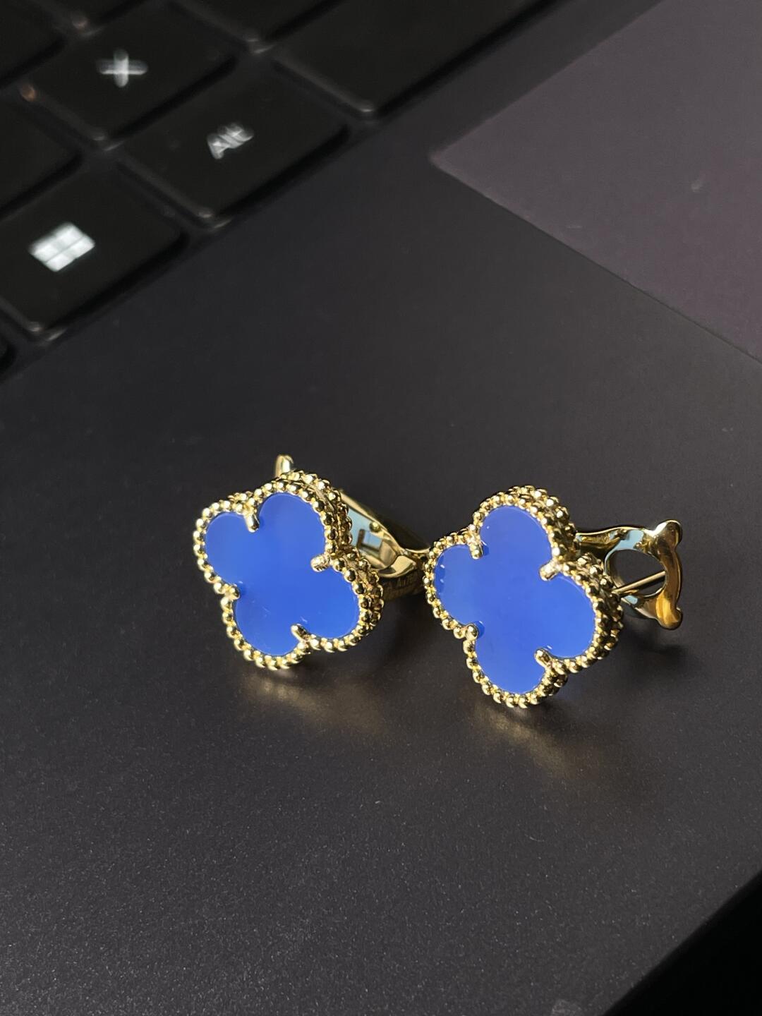 [⭐moonlume] CLOVER LARGE (20mm) 1 MOTIFS BLUE MOP STUD EARRINGS