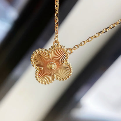 [⭐moonlume]CLOVER 15MM LASER NECKLACE