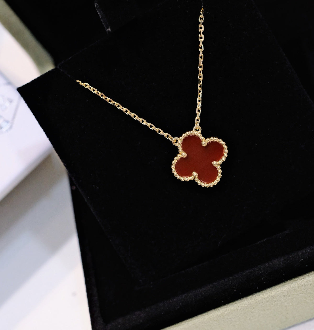 [⭐moonlume]CLOVER 15MM CARNELIAN SINGLE FLOWER NECKLACE