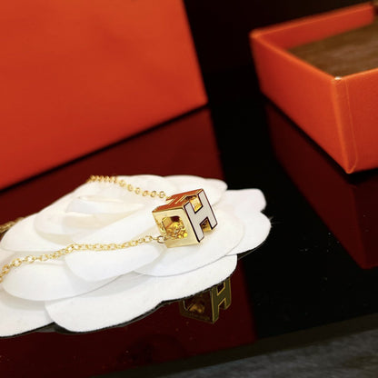 [⭐moonlume]H WHITE SQUARE GOLD NECKLACE