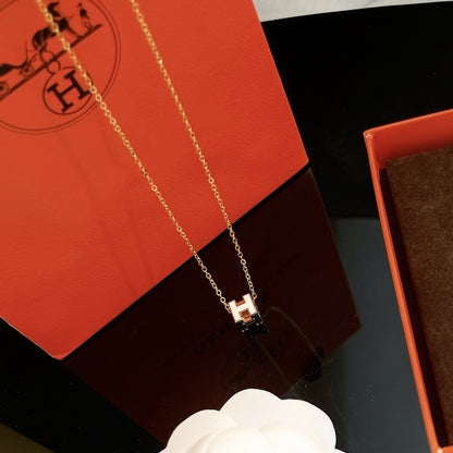 [⭐moonlume]H WHITE SQUARE GOLD NECKLACE
