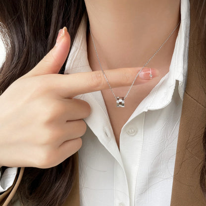 [⭐moonlume]BEE MINI PEDANT DIAMOND NECKLACE