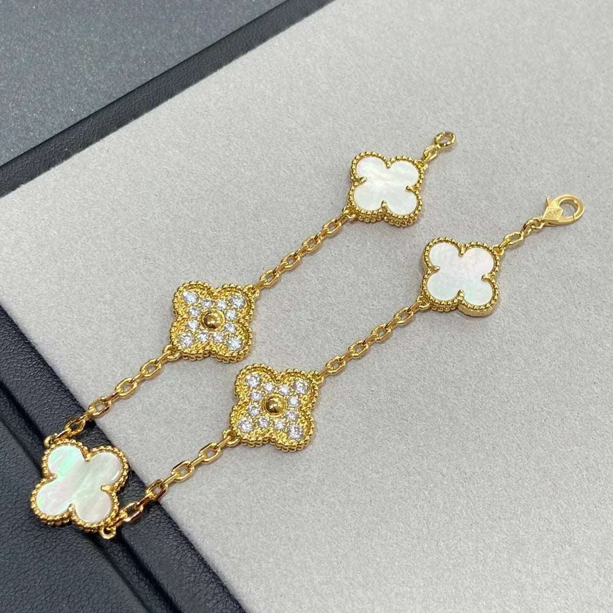 [⭐moonlume]CLOVER WHITE PEARL MOP 5 MOTIF BRACELET COLLECTION