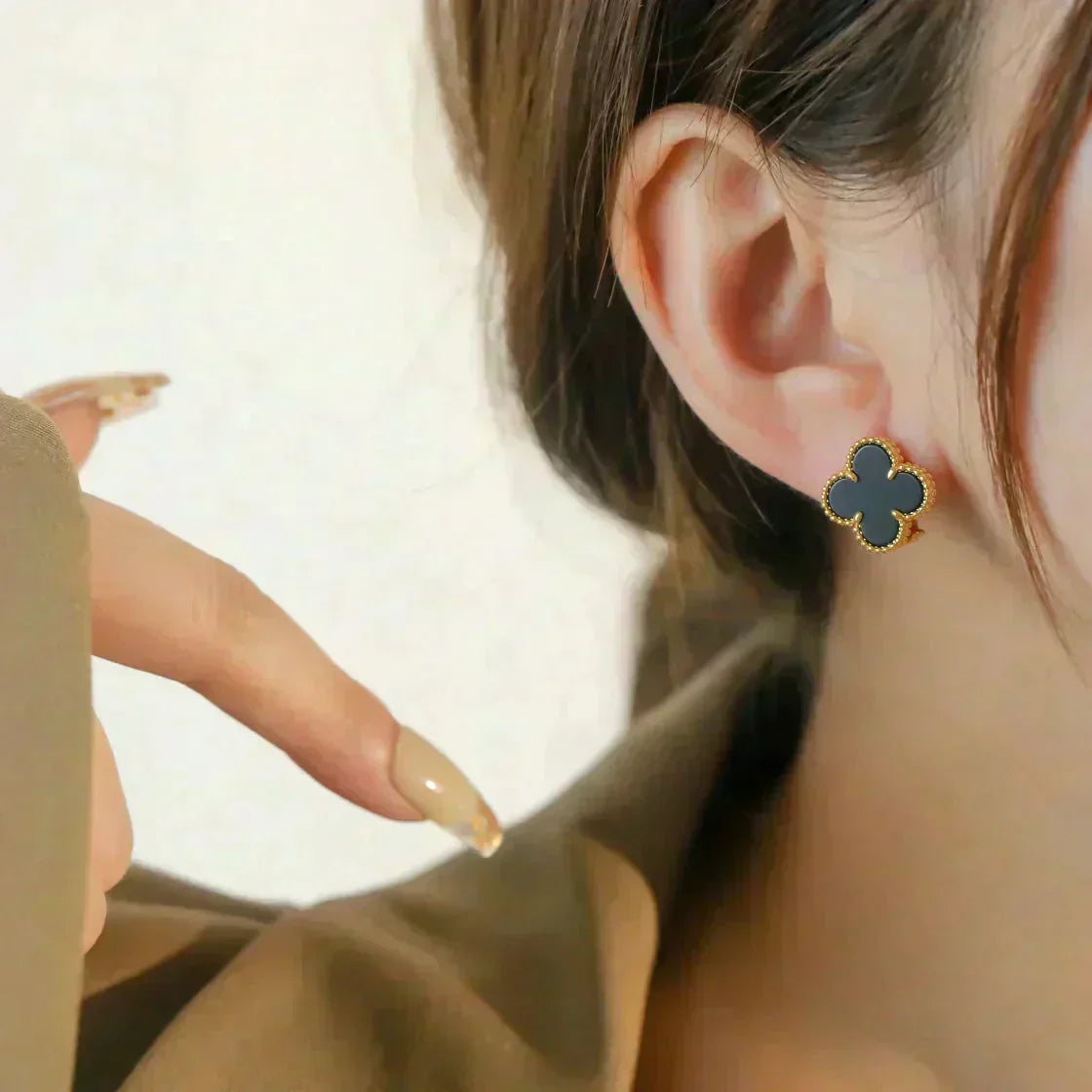 [⭐moonlume]CLOVER MEDIUM 1 MOTIFS  ONYX STUD EARRINGS