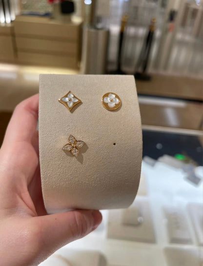 [⭐moonlume]STAR BLOSSOM STUD EARRINGS PINK GOLD DIAMONDS