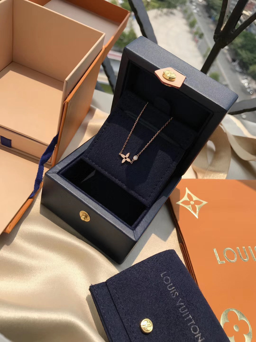 [⭐moonlume]BLOSSOM PENDANT PINK GOLD AND DIAMOND
