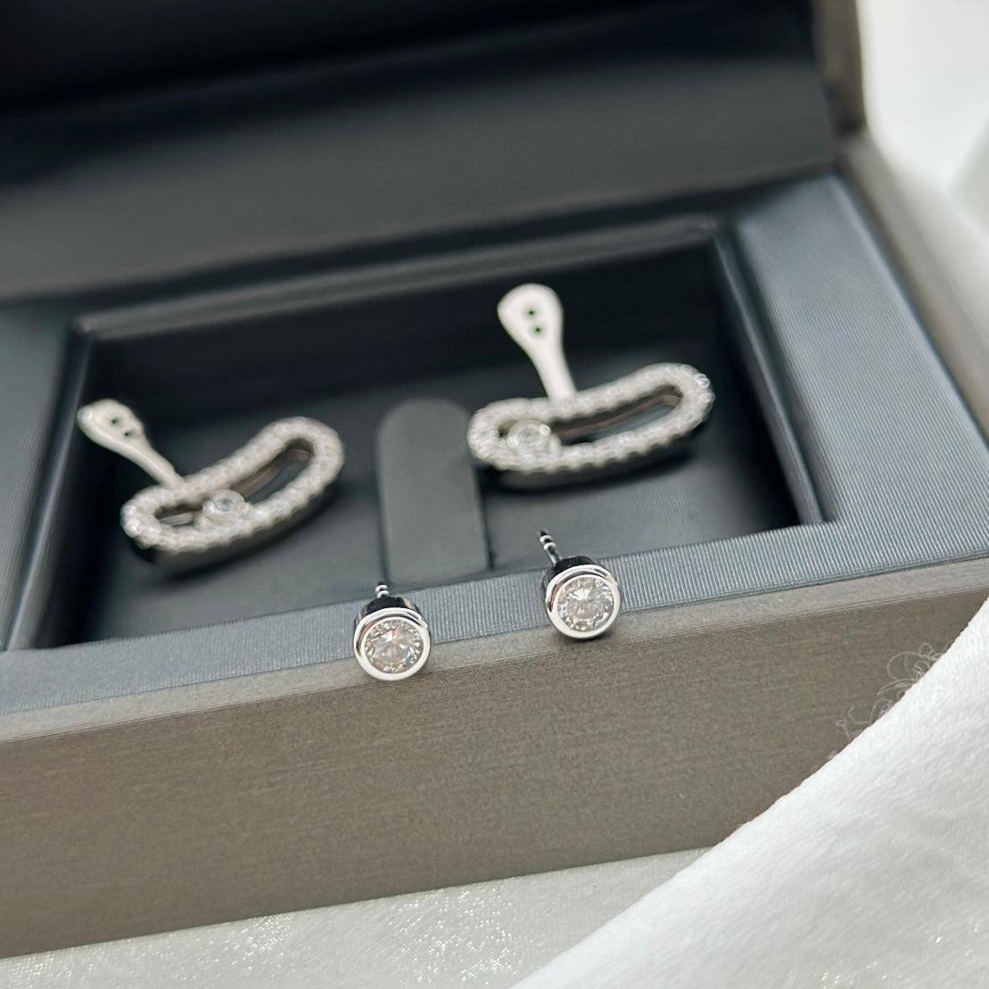 [⭐moonlume]MOVE UNO SILVER DIAMOND EARRINGS