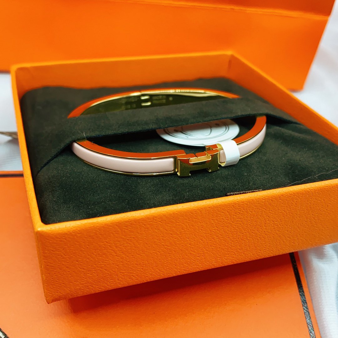 [⭐moonlume]CLASSIC HM CLIC  PINK 8MM ENAMEL BRACELET
