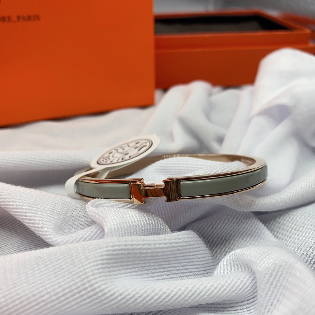 [⭐moonlume]CLASSIC HM CLIC GREEN 8MM ENAMEL BRACELET
