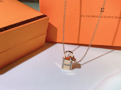 [⭐moonlume]HM ADVANCED NICHE LOCK HEAD NECKLACE DIAMONDS