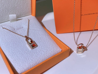 [⭐moonlume]HM ADVANCED NICHE LOCK HEAD NECKLACE DIAMONDS