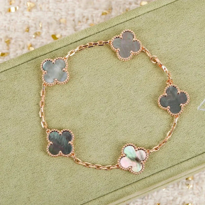 [⭐moonlume] CLOVER 5 MOTIF GRAY MOP BRACELET COLLECTION