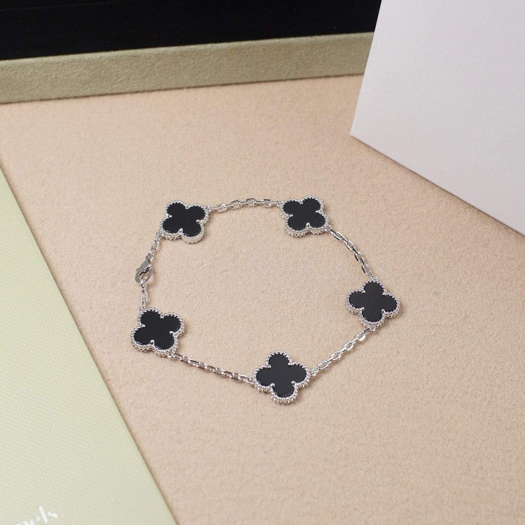 [⭐moonlume] CLOVER 5 MOTIF ONYXS BRACELET COLLECTION