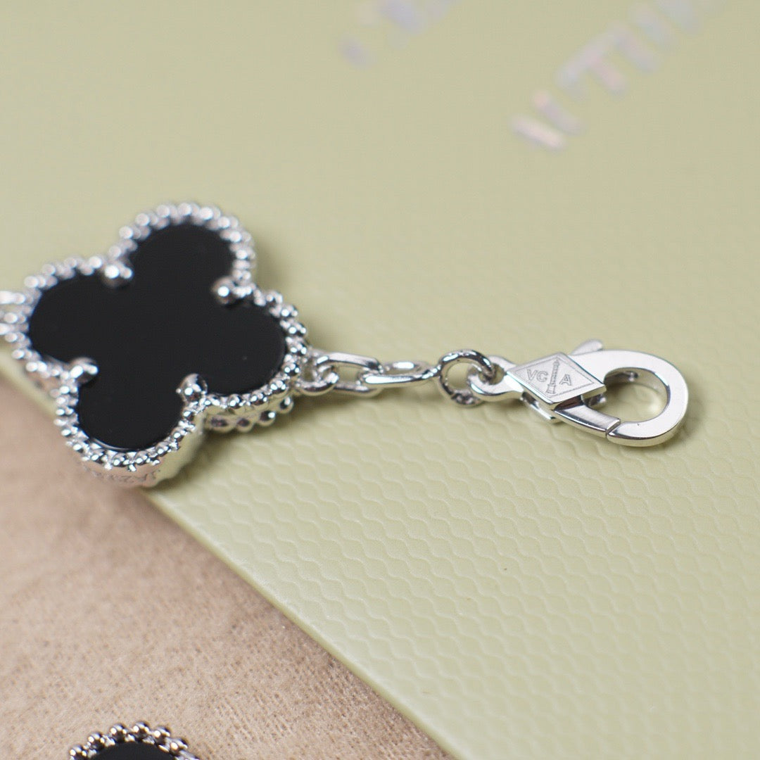 [⭐moonlume] CLOVER 5 MOTIF ONYXS BRACELET COLLECTION